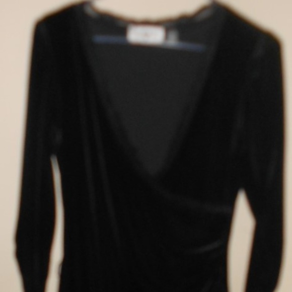 V CHRISTINA  BLACK VELVET FAUX WRAP DRESS SZ L - Picture 2 of 3